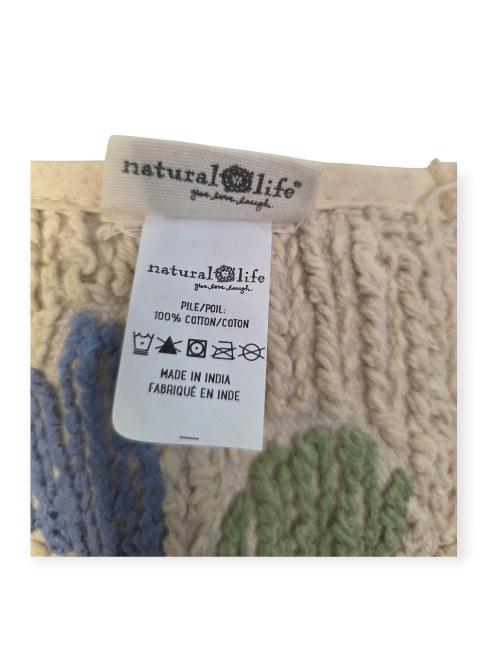 New without tags Natural Life flower and vine folk bath mat, standard size - Picture 2 of 3